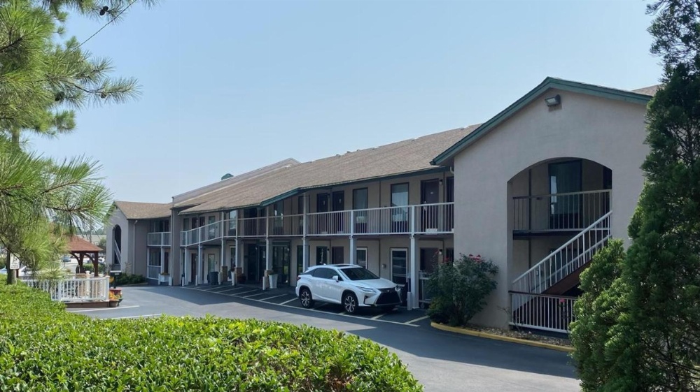 West Bank Inn Main image