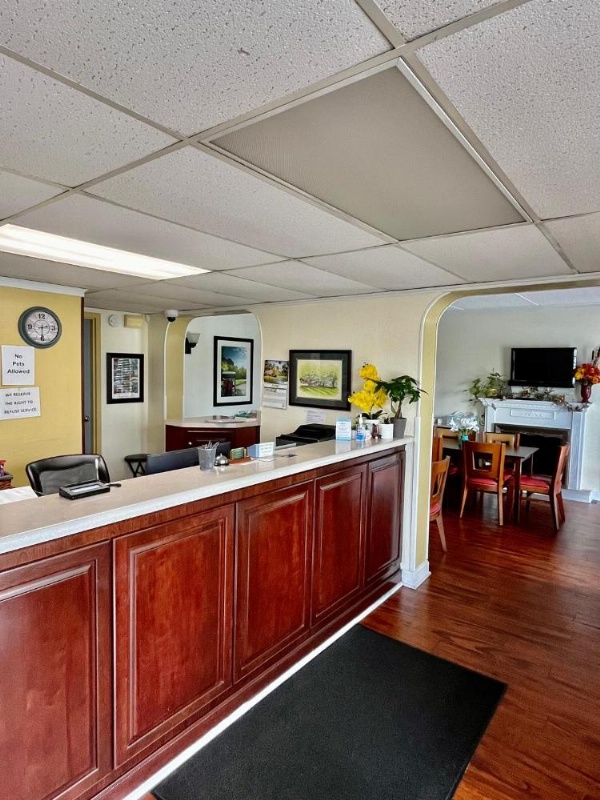 West Bank Inn image 20