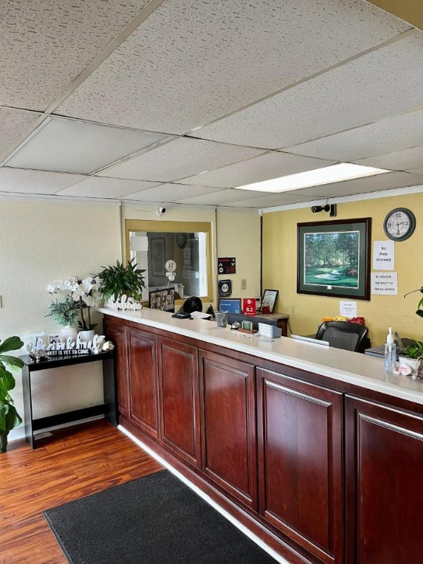 West Bank Inn image 21