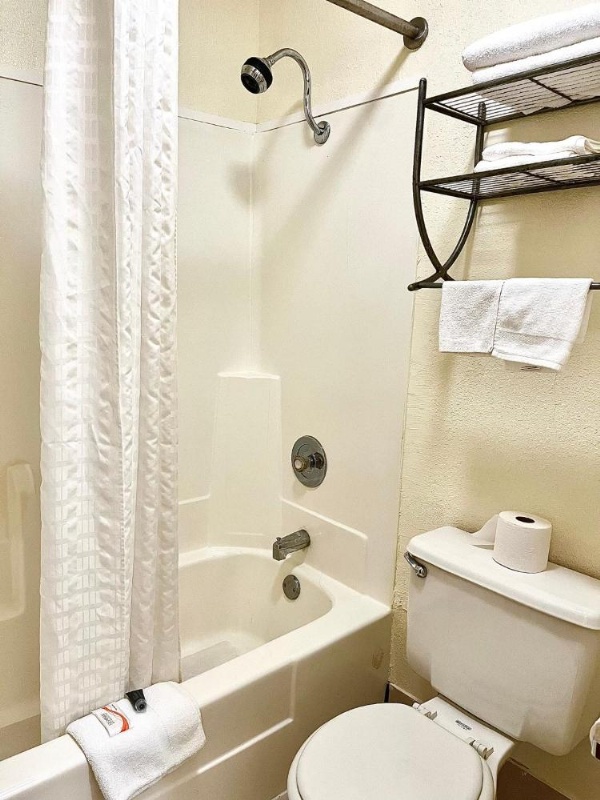 West Bank Inn image 28